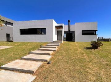 Casa · 157m² · 5 Ambientes · Casa en Villalobos