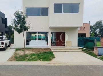 Casa · 150m² · 4 Ambientes · 2 Cocheras · Casa en Venta en Vila Marina 1, Villanueva, Tigre