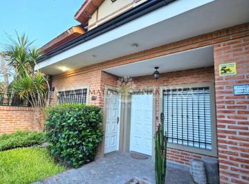 Casa · 270m² · 6 Ambientes · 3 Cocheras · Venta Casa 6 Ambientes Castelar Norte