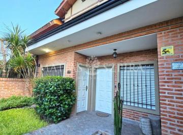 Casa · 270m² · 6 Ambientes · 3 Cocheras · Venta Casa 6 Ambientes Castelar Norte