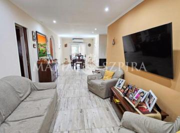Casa · 270m² · 6 Ambientes · 3 Cocheras · Venta Casa 6 Ambientes Castelar Norte