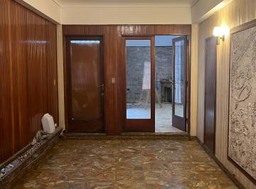 Casa de 4 ambientes, La Matanza · Casa 4 Amb. en Venta. con Fondo Libre, Dependencia y Oficina. Apto Profesional