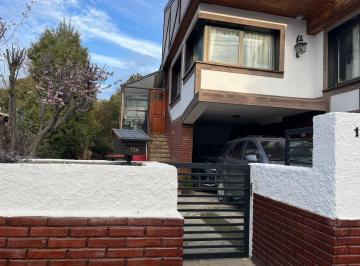 Casa · 200m² · 5 Ambientes · 2 Cocheras · Casa en Melipal Apto Credito