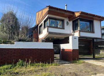 Casa · 200m² · 5 Ambientes · 2 Cocheras · Casa en Melipal Apto Credito