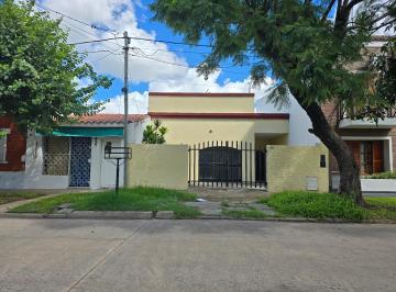 Casa · 163m² · 3 Ambientes · 1 Cochera · Casa en Venta - 1 de Mayo 6400 - Santa Fe