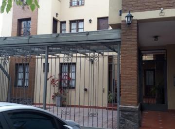 Casa de 4 ambientes, Ciudad de Mendoza · Vendo Duplex 5ta