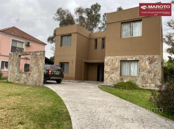 Casa · 200m² · 5 Ambientes · 2 Cocheras · Casa en Alquiler y Venta en Fincas del Lago - Maroto Propiedades