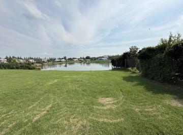 Terreno · Venta - Lote Al Lago
