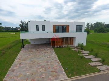 Casa · 386m² · 7 Ambientes · 3 Cocheras · Casa en Venta en Pilar Golf, Pilar, G. B. a. Zona Norte
