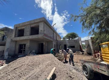 Casa · 337m² · 7 Ambientes · 2 Cocheras · Venta - Casa de 3 Dorm. - en Entrega Llave en Mano - Financiación! Alqarias - Siete Soles