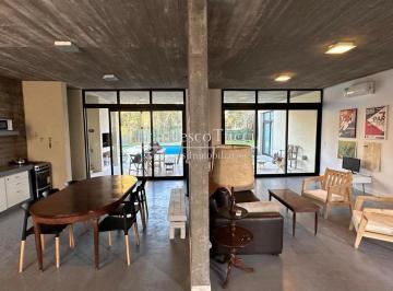 Casa · 208m² · 4 Ambientes · Casa en Alquiler 4 Ambientes Barrio El Aromo - Escobar