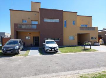 Casa de 5 ambientes, Presidente Perón · Casa 5 Ambientes en Alquiler Anual o Venta Barrio Casuarinas Premium Canning