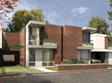 Casa · 209m² · 3 Ambientes · 2 Cocheras · Casa 3 Dorm. en Las Veras Barrio Privado