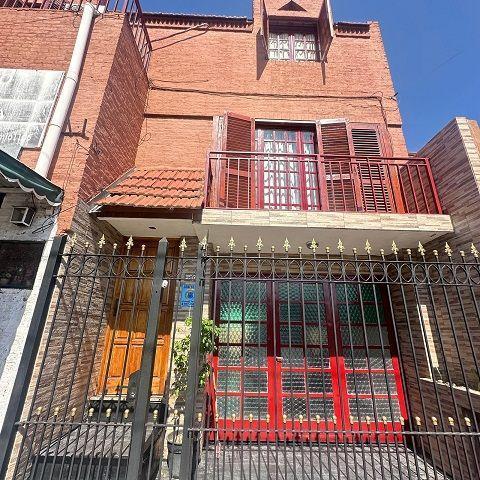 Casa · 144m² · 5 Ambientes · 1 Cochera