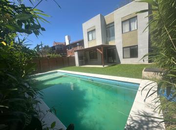 Casa de 4 ambientes, Escobar · Venta de Casa 4 Ambientes con Piscina y Jardin
