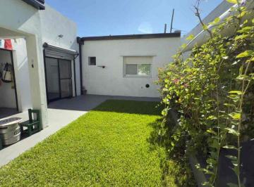PH · 72m² · 5 Ambientes · 1 Cochera · Casa Venta Ensenada 3 Dorm. Apto Banco