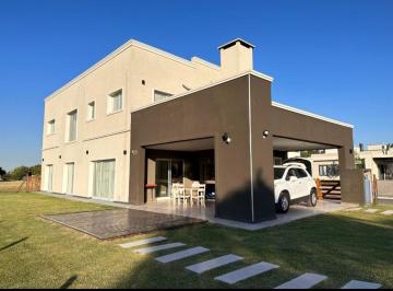 Casa de 5 ambientes, San Vicente · Confortable, Moderna y con Estilo