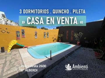 Casa de 5 ambientes, Córdoba · Venta Casa Renovada y Espaciosa! 3 Dorm. / Quincho / Pileta