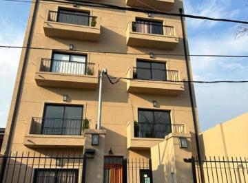 Departamento · 45m² · 2 Ambientes · 1 Cochera · Excelente 2amb Frente Cochera y Patio Merlo Centro