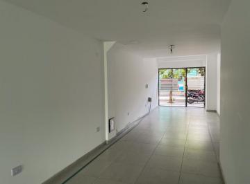 Garage · 69m² · Cochera Triple/deposito en Alquiler Pichincha