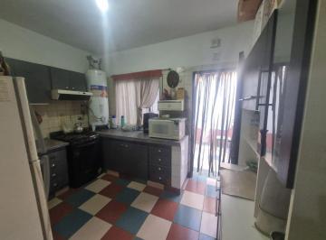 Casa · 104m² · 3 Ambientes · 2 Cocheras · Casa 3 Amb en Venta Claypole con Patio y Garage