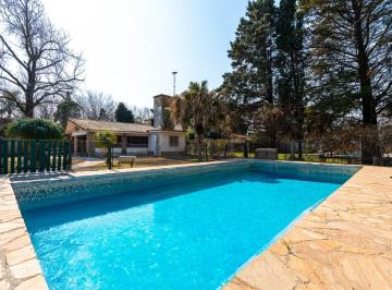 Casa · 80m² · 3 Ambientes · 1 Cochera · Casa en Venta Dos Dorm. con Pileta Funes