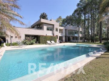 Casa · 457m² · 6 Ambientes · 4 Cocheras · Venta Casa 4 Dorm y Dependencia en Los Cardales Cc