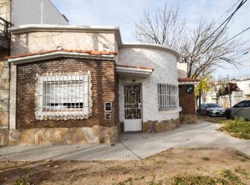 Casa · 83m² · 4 Ambientes · 1 Cochera · Venta Casa 2 Dorm., Cochera Barrio Belgrano