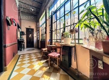 Casa · 230m² · 3 Ambientes · 3 Cocheras · Casa con Amplio Lote Ideal Emprendimiento Comercial