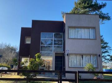 Casa · 178m² · 5 Ambientes · 1 Cochera · Venta Casa Costa del Este