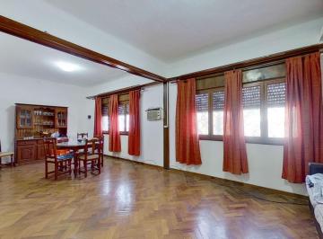 Casa · 700m² · 7 Ambientes · 2 Cocheras · Casa 8.66 X 54.73 Mas Galpón en Venta en Caballito