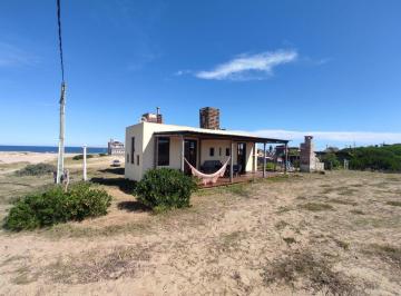 Casa · 48m² · 3 Ambientes · Casa 1 Dor. en Venta a Pasos del Mar en Punta Rubia