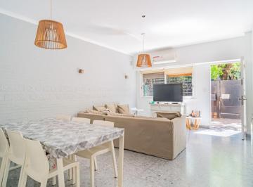 PH · 137m² · 4 Ambientes · 1 Cochera · Venta PH 4 Ambientes en Versalles Impecable