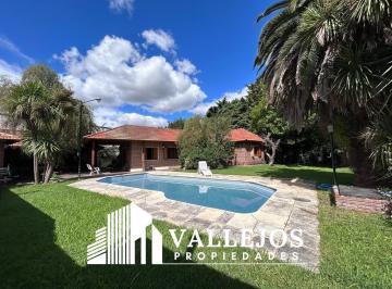 Casa · 250m² · 3 Ambientes · Casa en Canning, Barrio Los Rosales - Venta