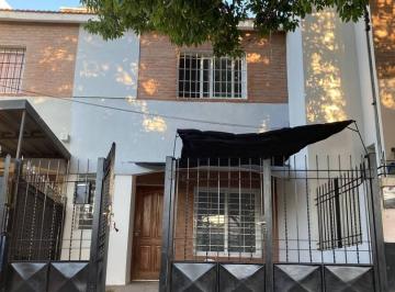 Casa · 72m² · 4 Ambientes · 1 Cochera · Apto Crédito. Venta de Duplex 2 Dorm. Cercano a Dino Ruta 20 - B° Maurizzi