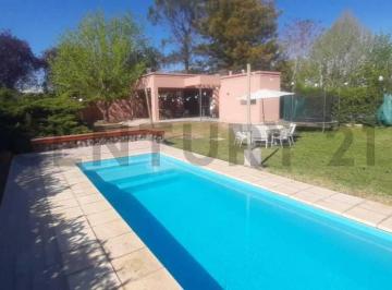 Terreno · 42m² · Venta – Terreno con Quincho y Pileta en Chacras de Coria
