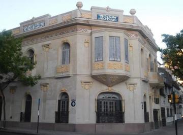 Casa · 400m² · 10 Ambientes · Pellegrini Esq Colon (Ideal Instiruciones)