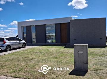 Casa · 122m² · 4 Ambientes · 2 Cocheras · Casa en Venta en San Felipe, Canning, Ezeiza