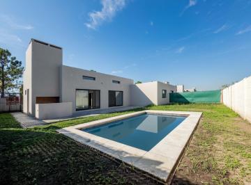 Casa · 134m² · 3 Ambientes · 2 Cocheras · Casa en Venta Don Mateo. Etapa 1. Funes