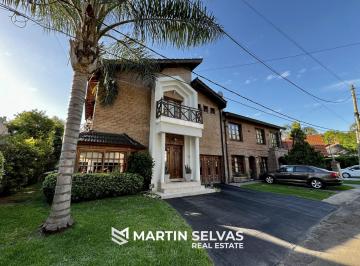 Casa · 251m² · 5 Ambientes · 1 Cochera · Casa en Alquiler en San Miguel de Ghiso, Bella Vista