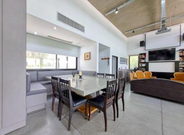 Casa · 256m² · 7 Ambientes · 2 Cocheras · Venta Casa en Puerto Roldan - Lote N° 174