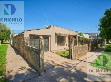 Casa · 125m² · 4 Ambientes · 1 Cochera · Casa en Longchamps, Luis Saenz Peña 1500