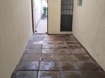 Casa · 75m² · 3 Ambientes · Casa en Alquiler de 3amb C/jardin