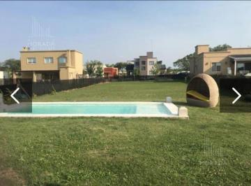 Casa · 160m² · 4 Ambientes · 3 Cocheras · Alquiler Casa Santa Guadalupe Pilar del Este