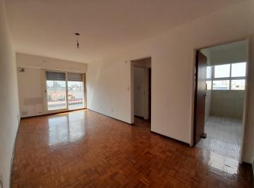 Departamento de 2 ambientes, Tres de Febrero · Alquiler 2 Amb con Balcòn