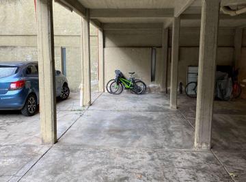 Garage , Vicente López · Cochera Cubierta con Porton Automático en La Lucila