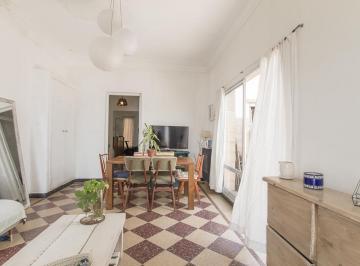 PH · 260m² · 5 Ambientes · 1 Cochera · ¡Encantador PH de 5 Ambientes en Mataderos con Dos Patios y Terraza!