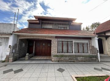 Casa de 4 ambientes, Mar del Plata · Venta Chalet de 4 Ambientes con Garage y Quincho en 9 de Julio y Guido