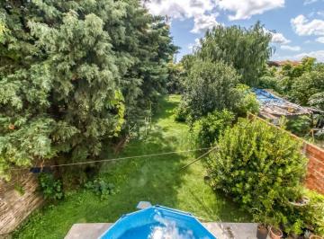Casa · 200m² · 4 Ambientes · 3 Cocheras · Casas en Venta en La Plata Apto Credito