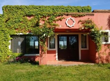 Casa · 280m² · 4 Ambientes · 5 Cocheras · Casa a La Venta en Exaltación de La Cruz